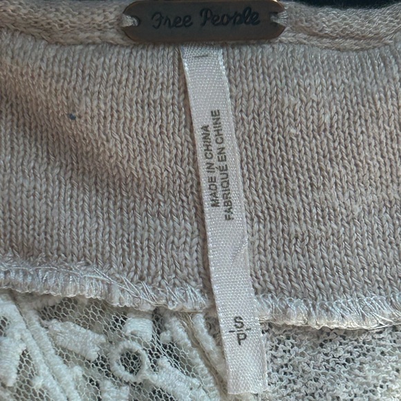 Free People 'Pebble Dash' Long Sleeve Sheer Open Back Lace Trim BOHO Cottagecore - Picture 7 of 8